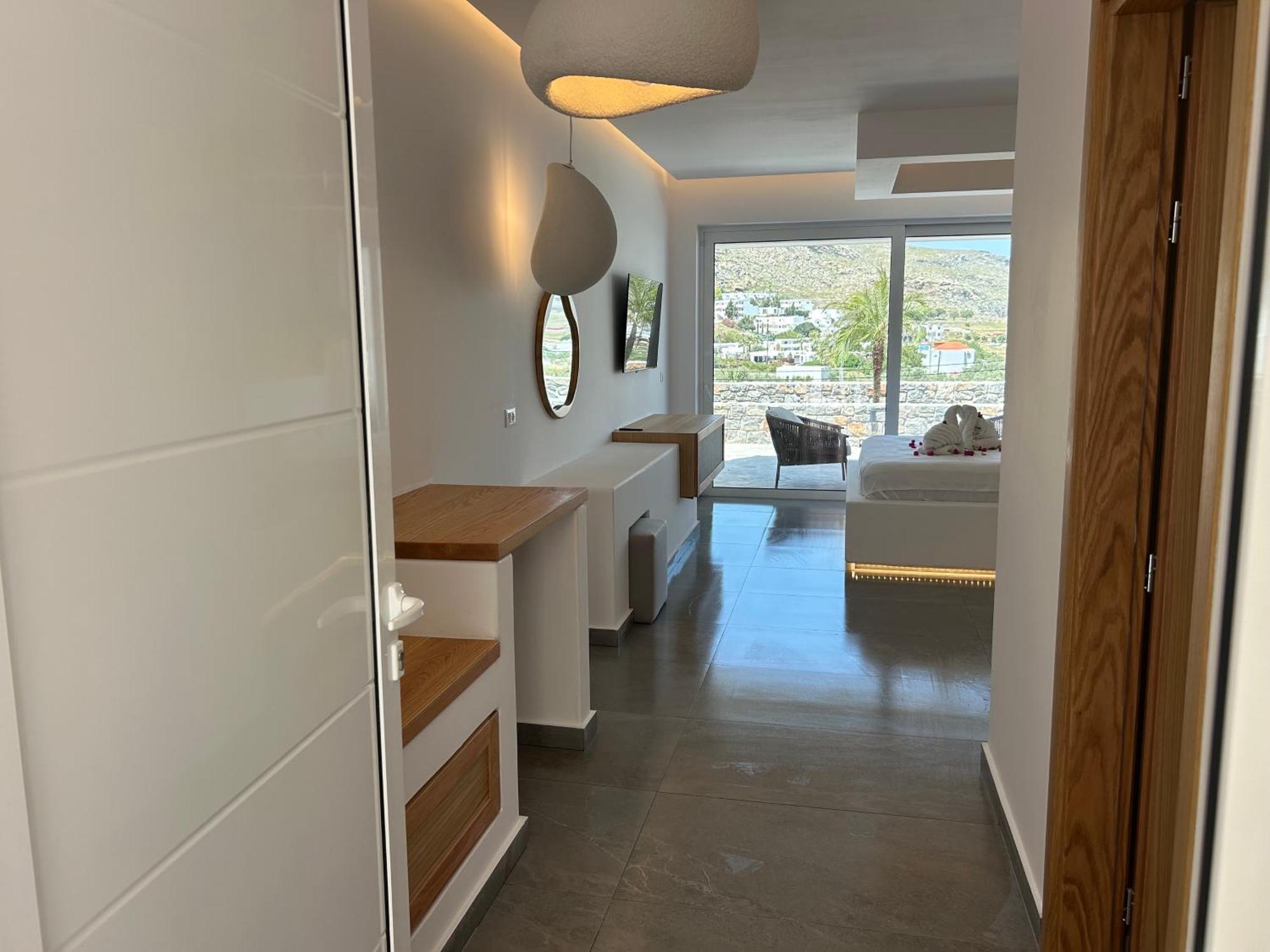 Aparthotel Lambis & 3*