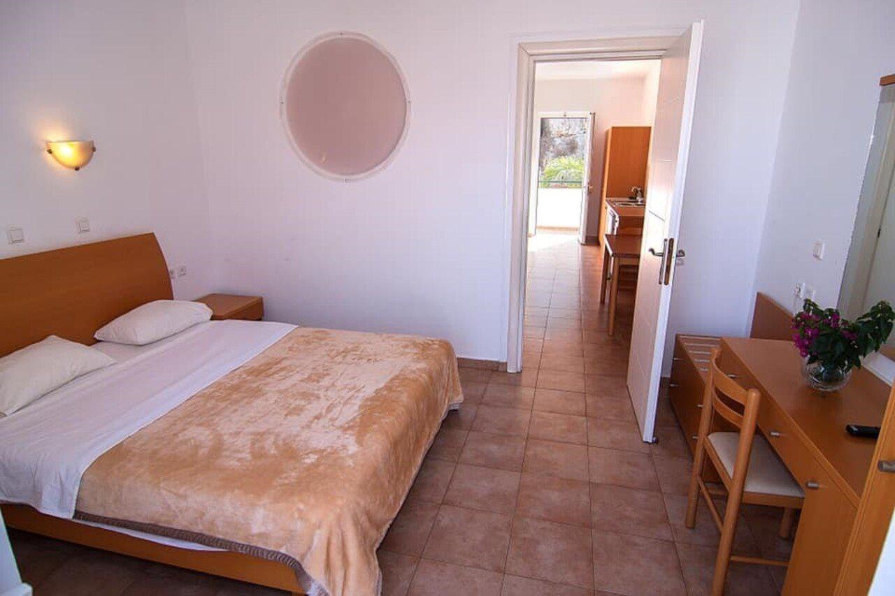 Lambis & Aparthotel