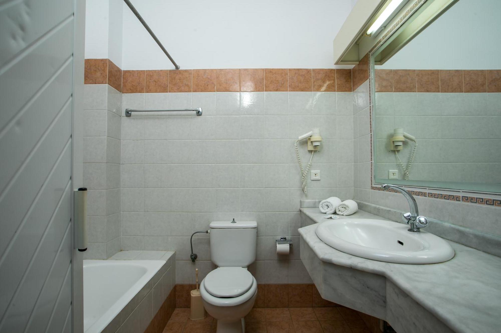 Lambis & 3* Lindos (Rhodes)