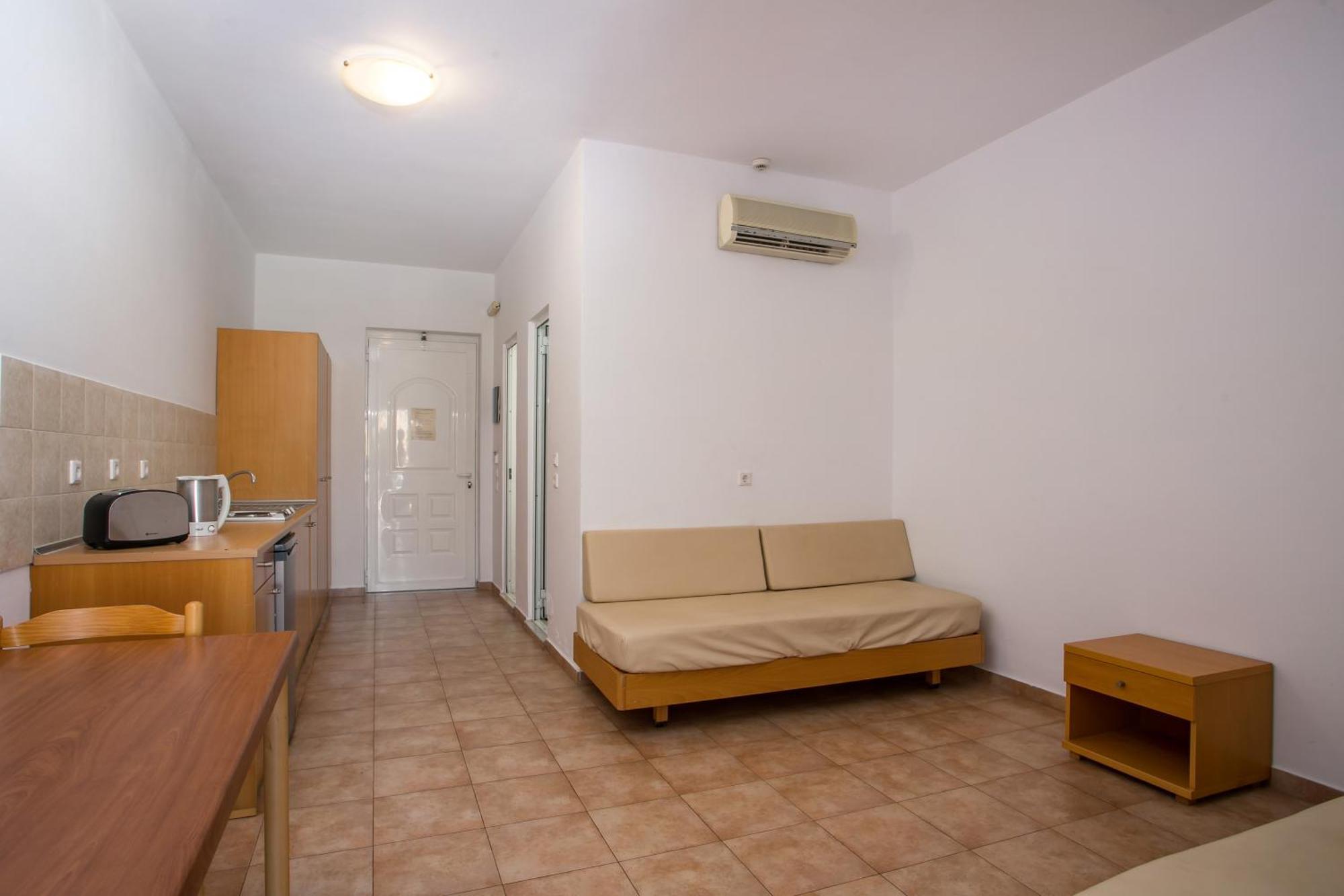 Lambis & 3* Lindos (Rhodes)
