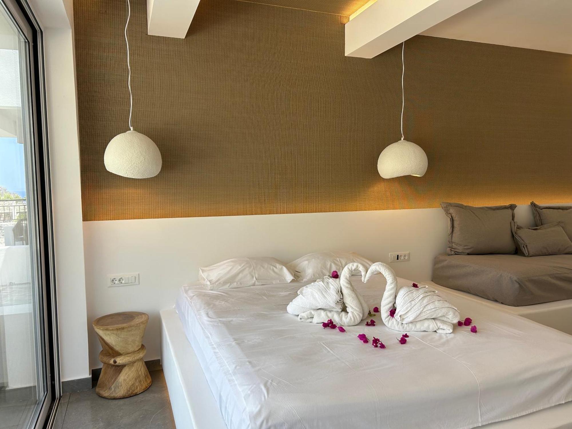 Lambis & 3* Lindos (Rhodes)