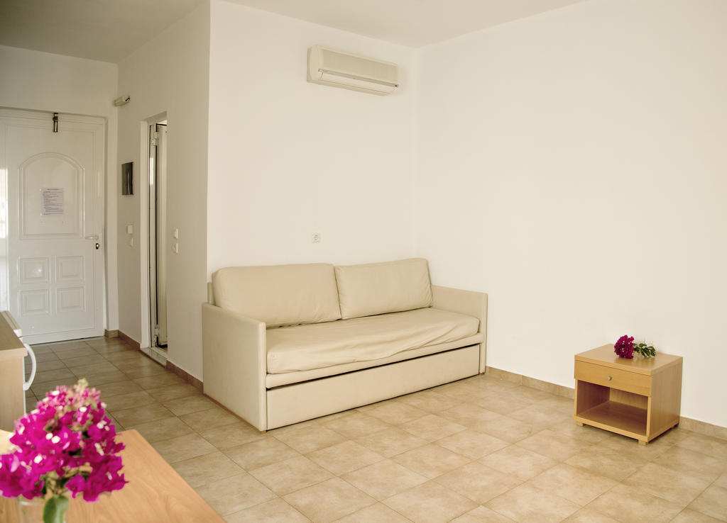 Lambis & 3* Lindos (Rhodes)